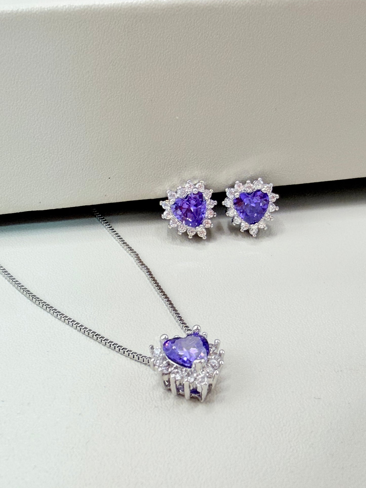 Conjunto Lilás Coração Cravejado