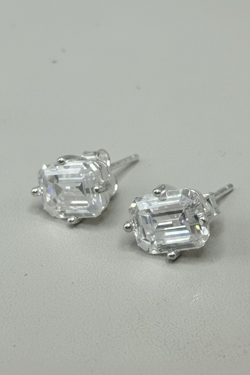 Brinco Moissanite Retângulo 8 mm