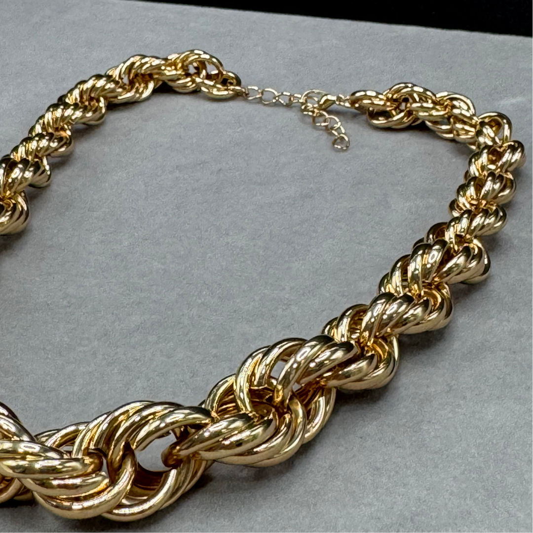 Colar torção dourado