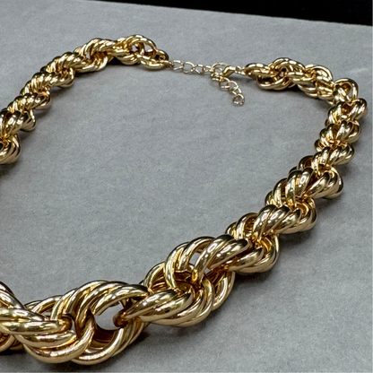 Colar torção dourado