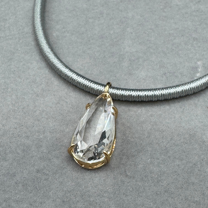 Cordão de fio de seda encerado com pingente de cristal
