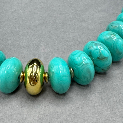 Colar turquesa com dourado