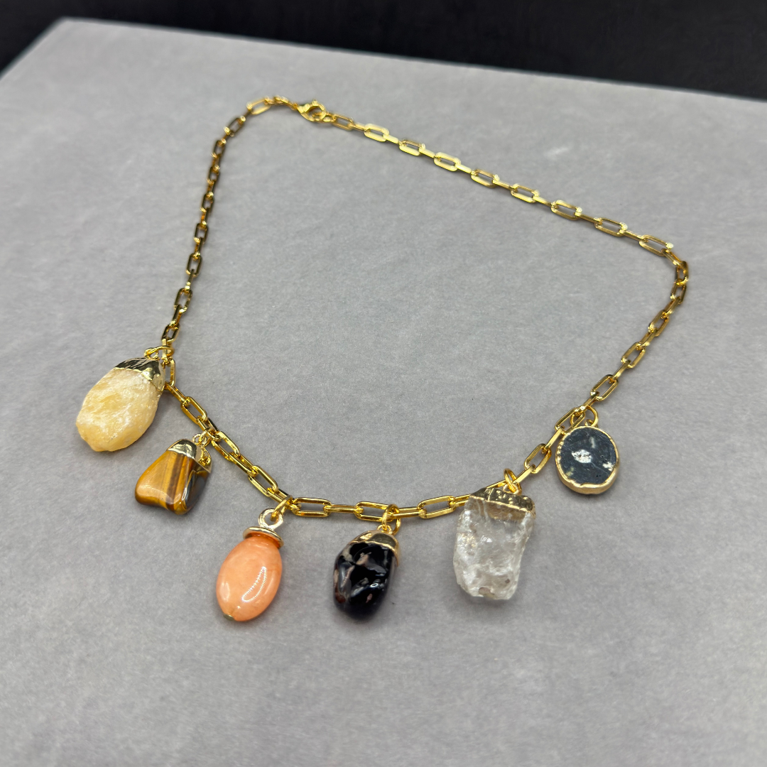 Colar elo cartier com pingentes de naturais