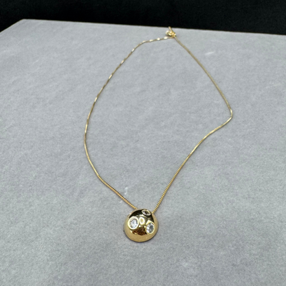 Colar meia esfera com zircônia