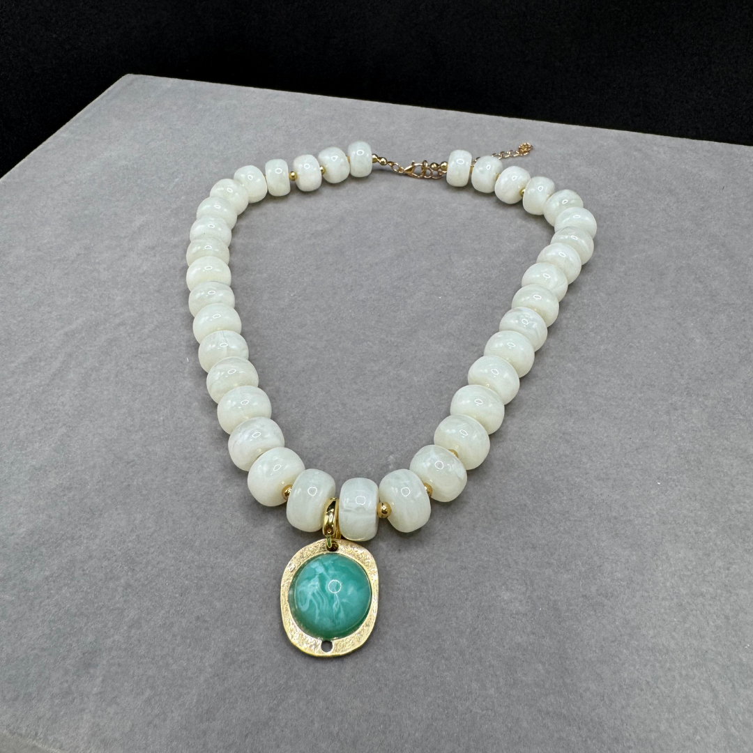 Colar quartzo leitoso com pingente turquesa (removível)