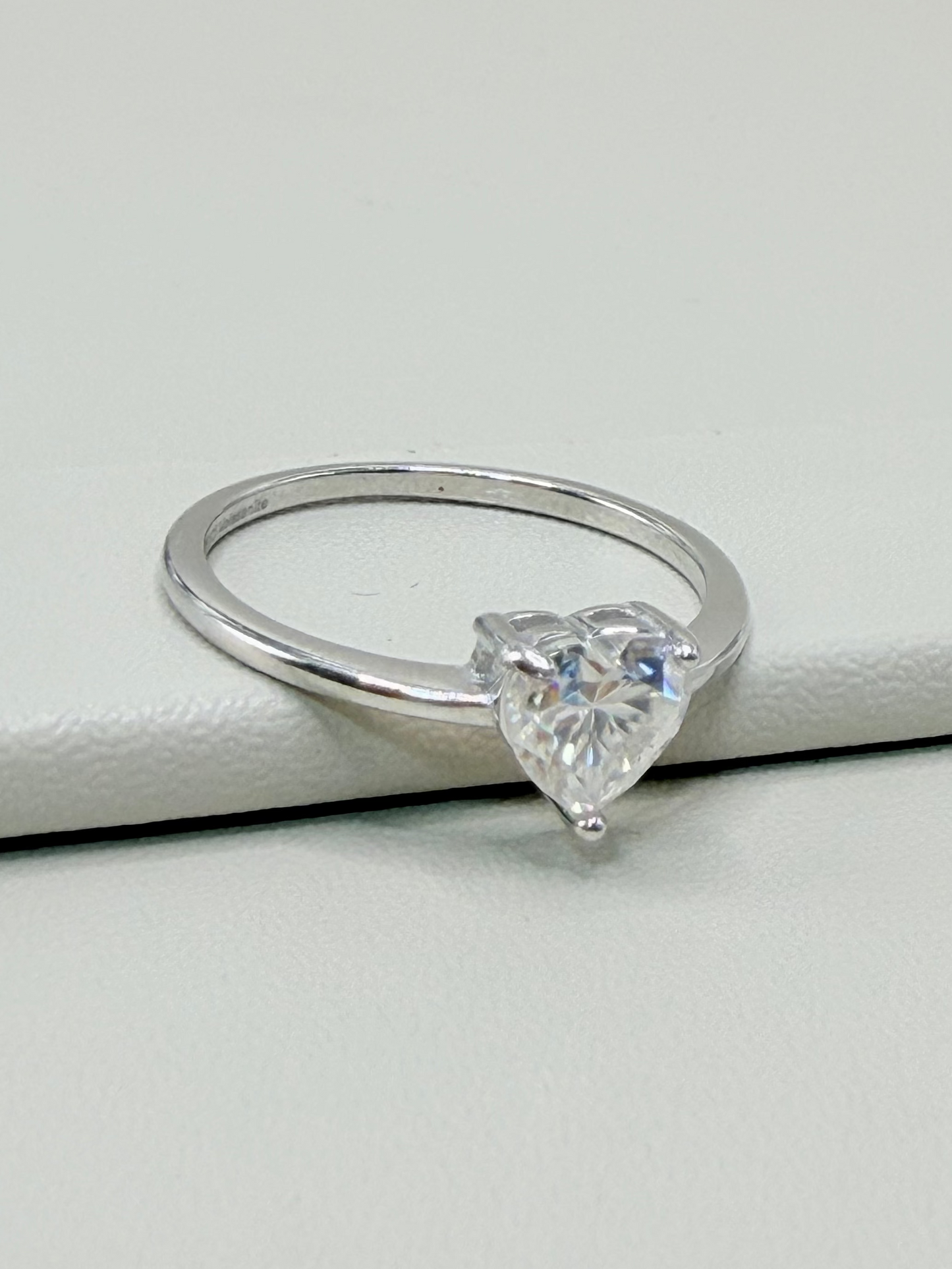 Anel Moissanite Coração 6 mm