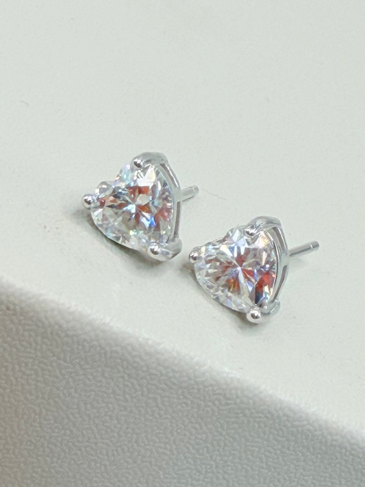 Brinco Moissanite Coração 6 mm